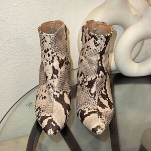 Missguided Black and Cream Snakeskin Ankle Boots